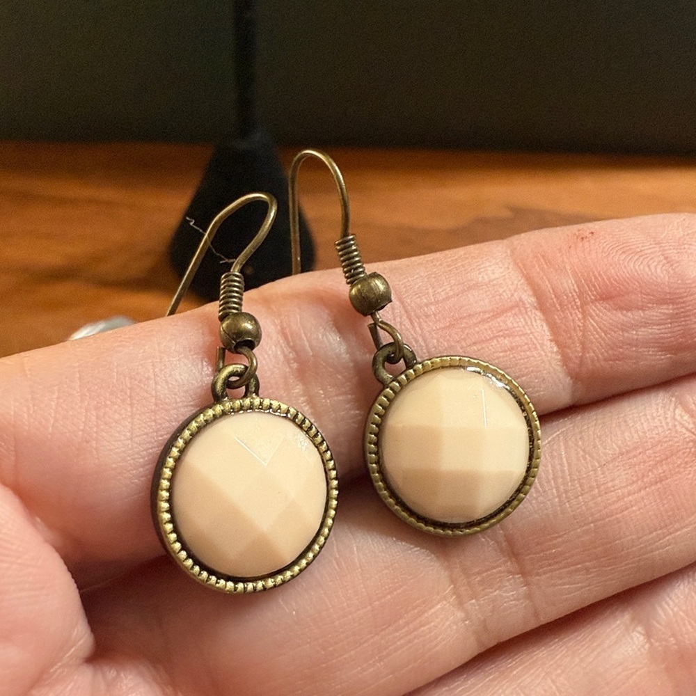 NWT Ole Light Dusty Pink Gold Tone Cabochon Faceted Boho Minimalist Earrings